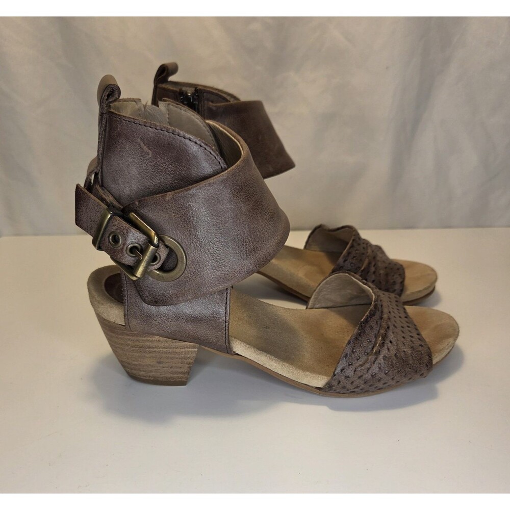 Dkode Taupe Gladiator Block Heel Leather Sandals Women's Size 6.5 US